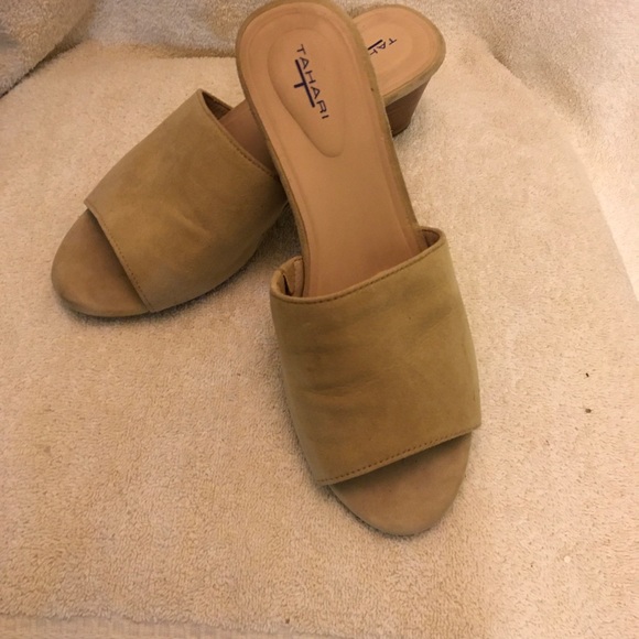 Tahari Tan Wedge Slip on Sandals size 8.5 - Picture 10 of 13
